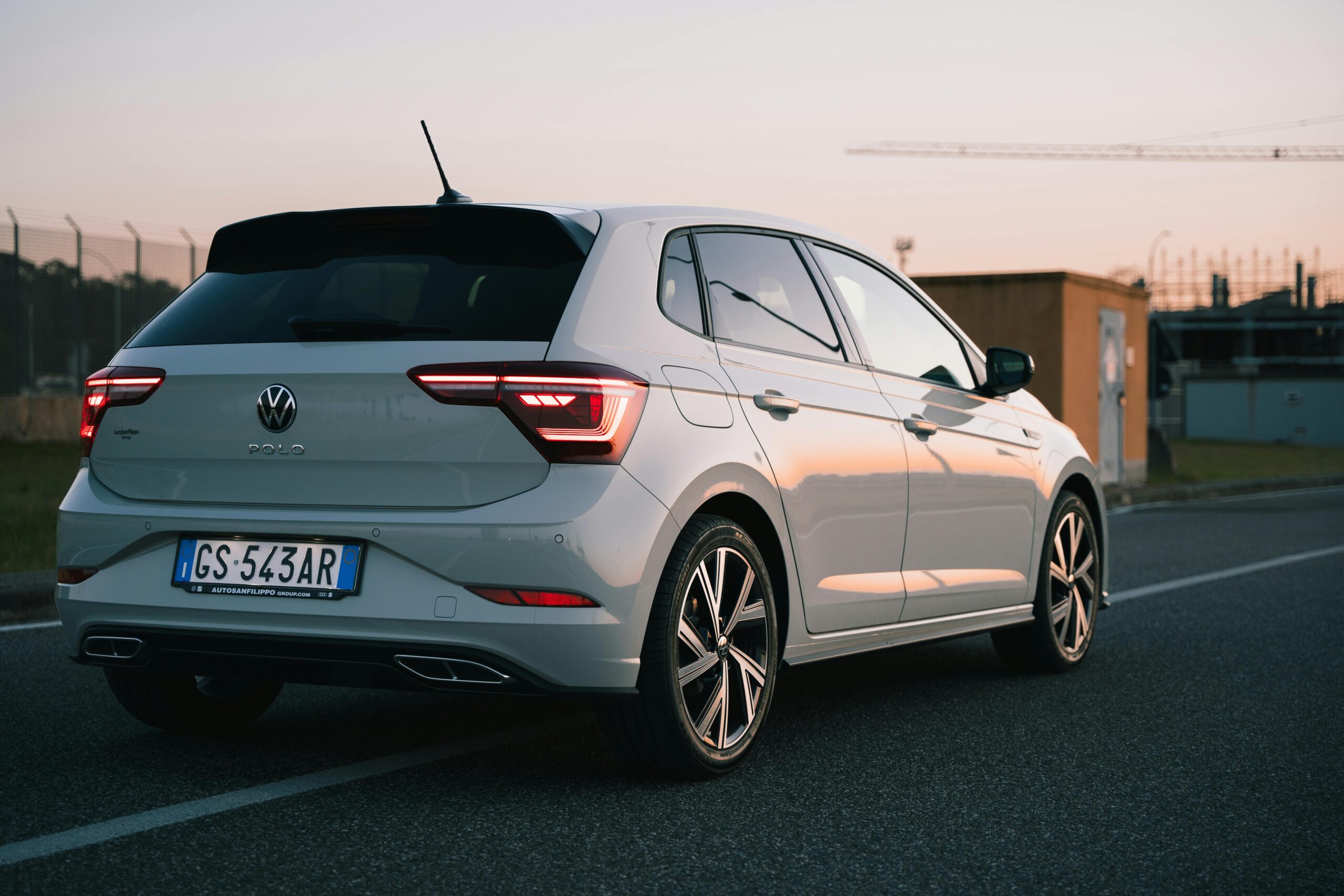 Leasing vs wynajem długoterminowy samochodu – Co się bardziej opłaca?